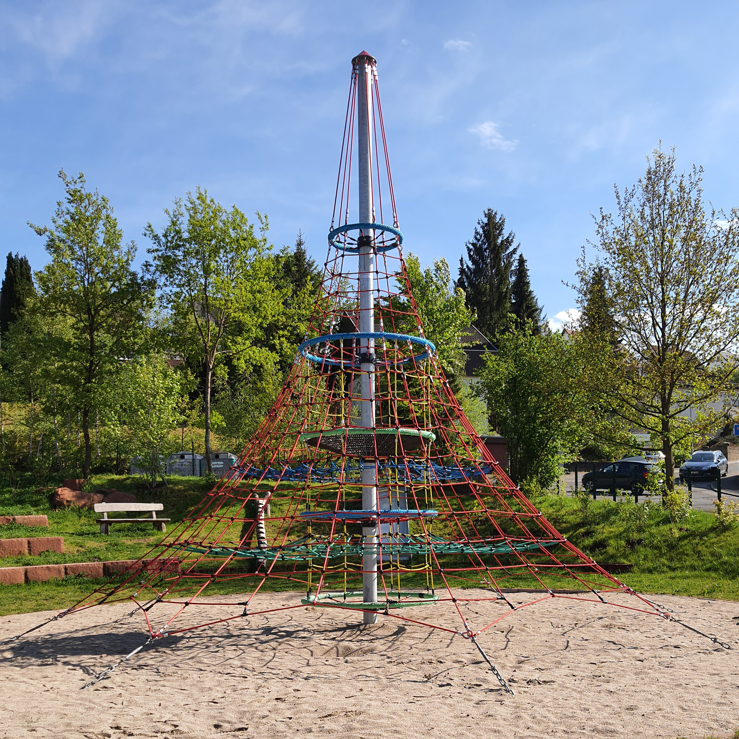 Dino-Pyramide -