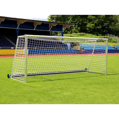 Sport-Thieme Grossfeld-Fußballtor „Safety“, vollverschweisst mit PlayersProtect Bodenrahmen und Netzbefestigung SimplyFix