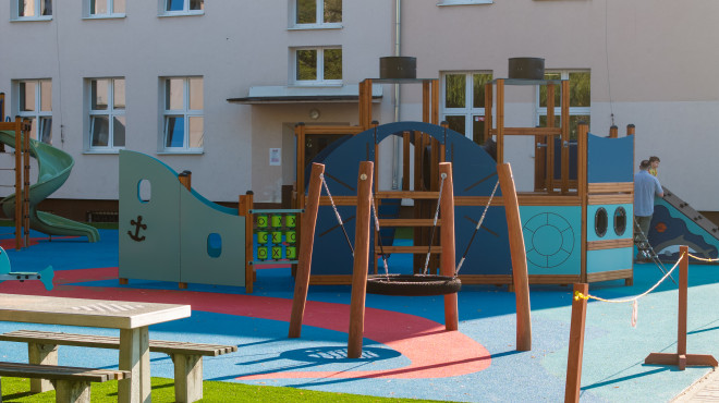Nestschaukel Robinie 4 Pfosten (BNS 90 cm) Ansicht 3