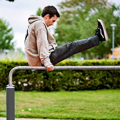 Kompan Outdoor-Fitnessgerät „Barren“ Ansicht 3