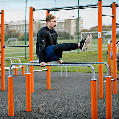 Kompan Outdoor-Fitnessgerät „Barren“ Ansicht 5
