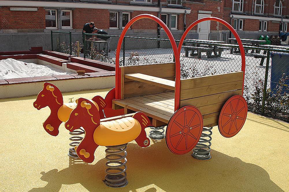 Mehrfachfederwippe Planwagen Ansicht 4