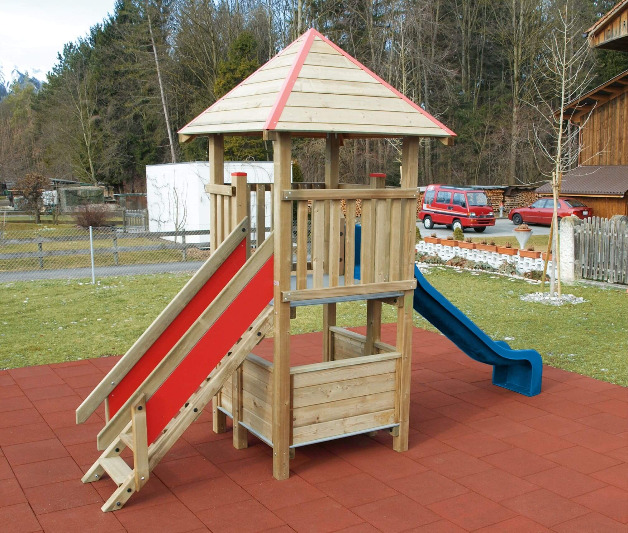 Quadro-Turm mit Spielhaus, Fuchs Thun
