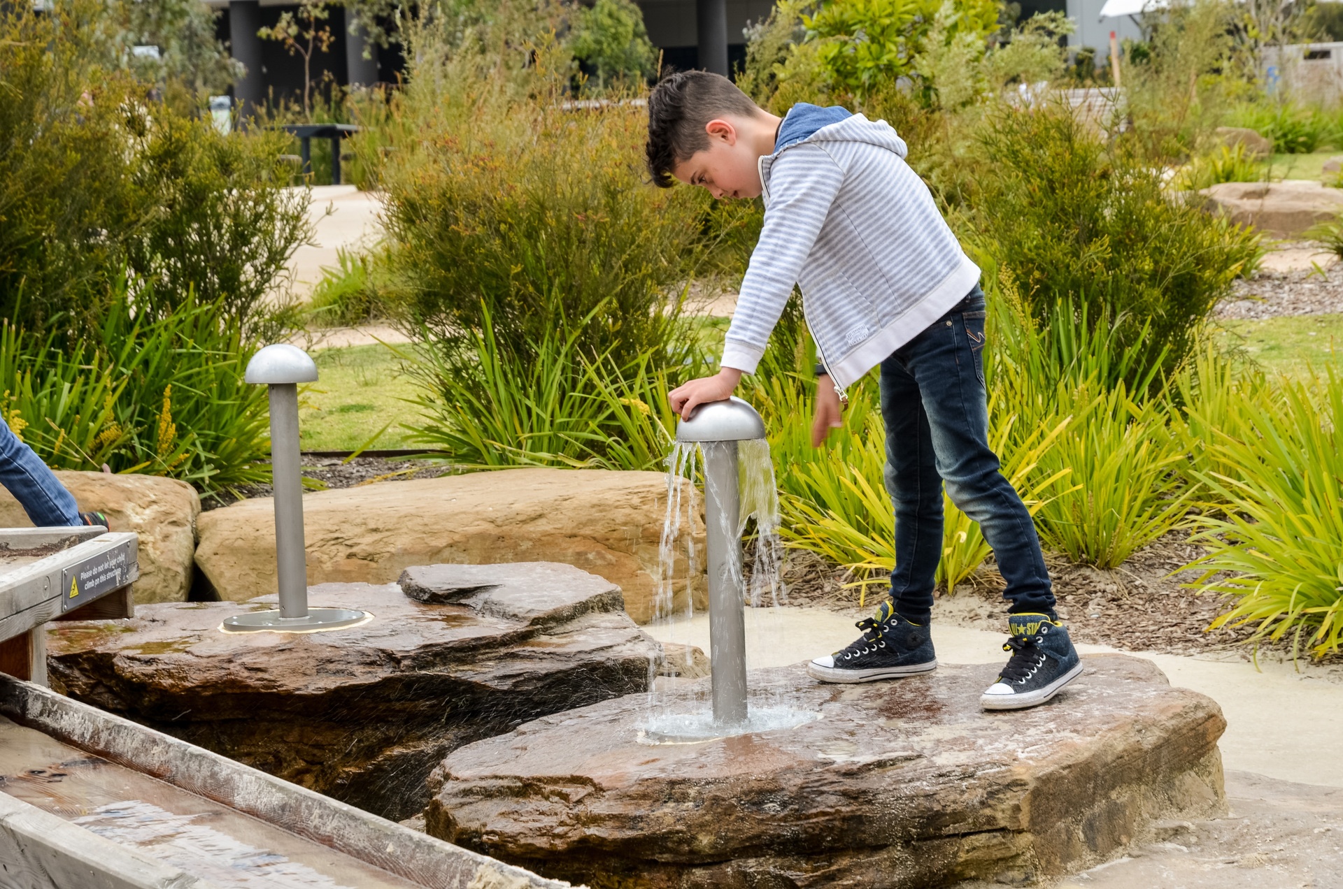 Wasserspendersäule Ansicht 3