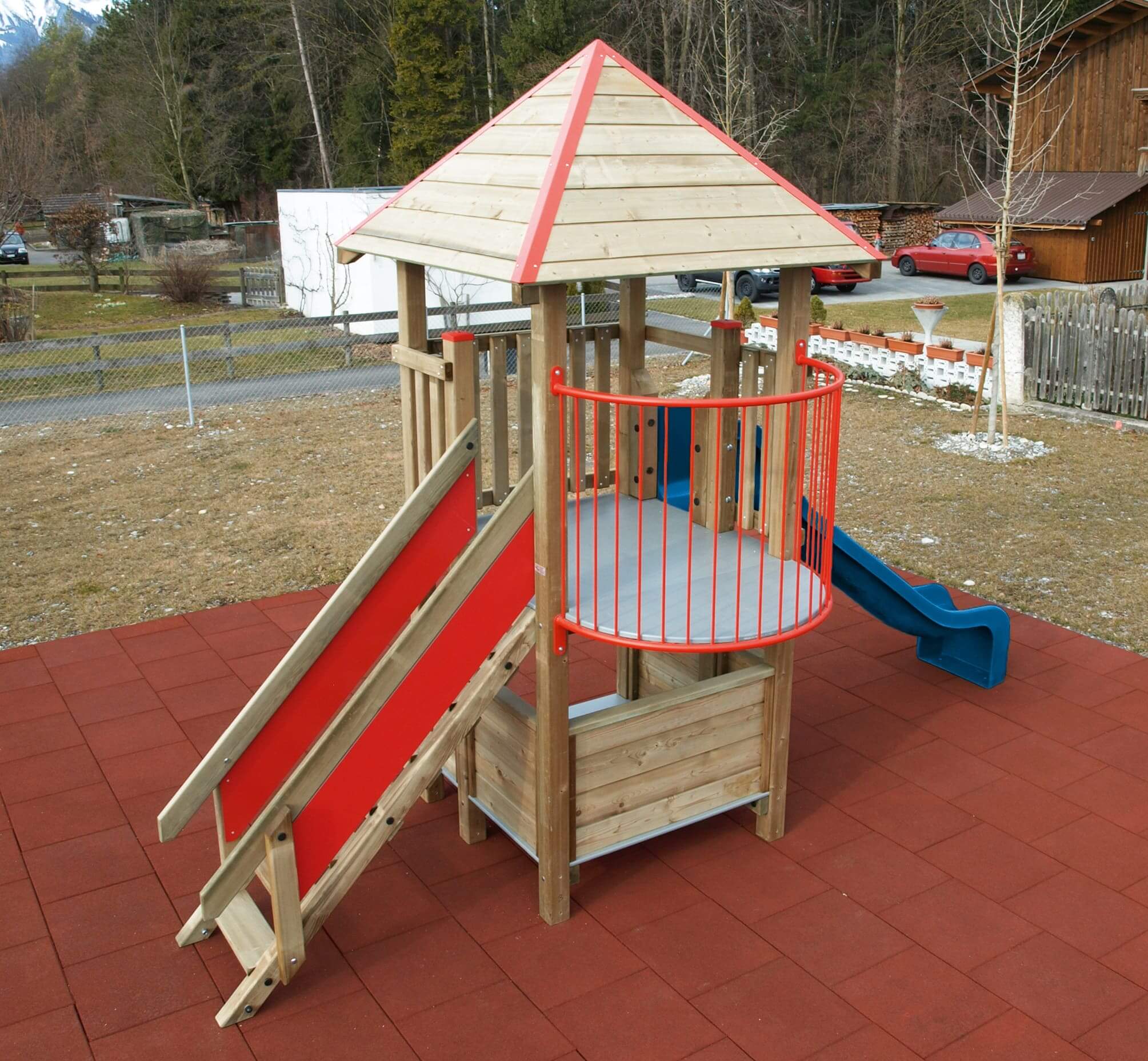 Quadro-Turm mit Balkon, Fuchs Thun