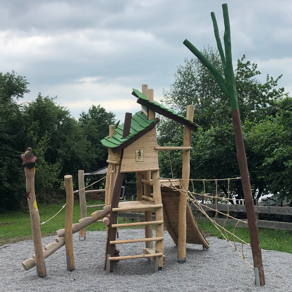 Abenteuerturm Räubernest Ansicht 2