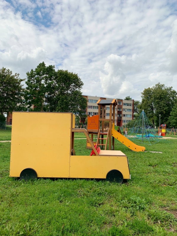 Lieferwagen Spielhaus Ansicht 3
