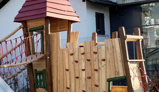 Kleine Spielburg 1 - lasiert