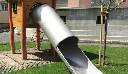 Netzhütte mit Edelstahl Röhrenrutsche