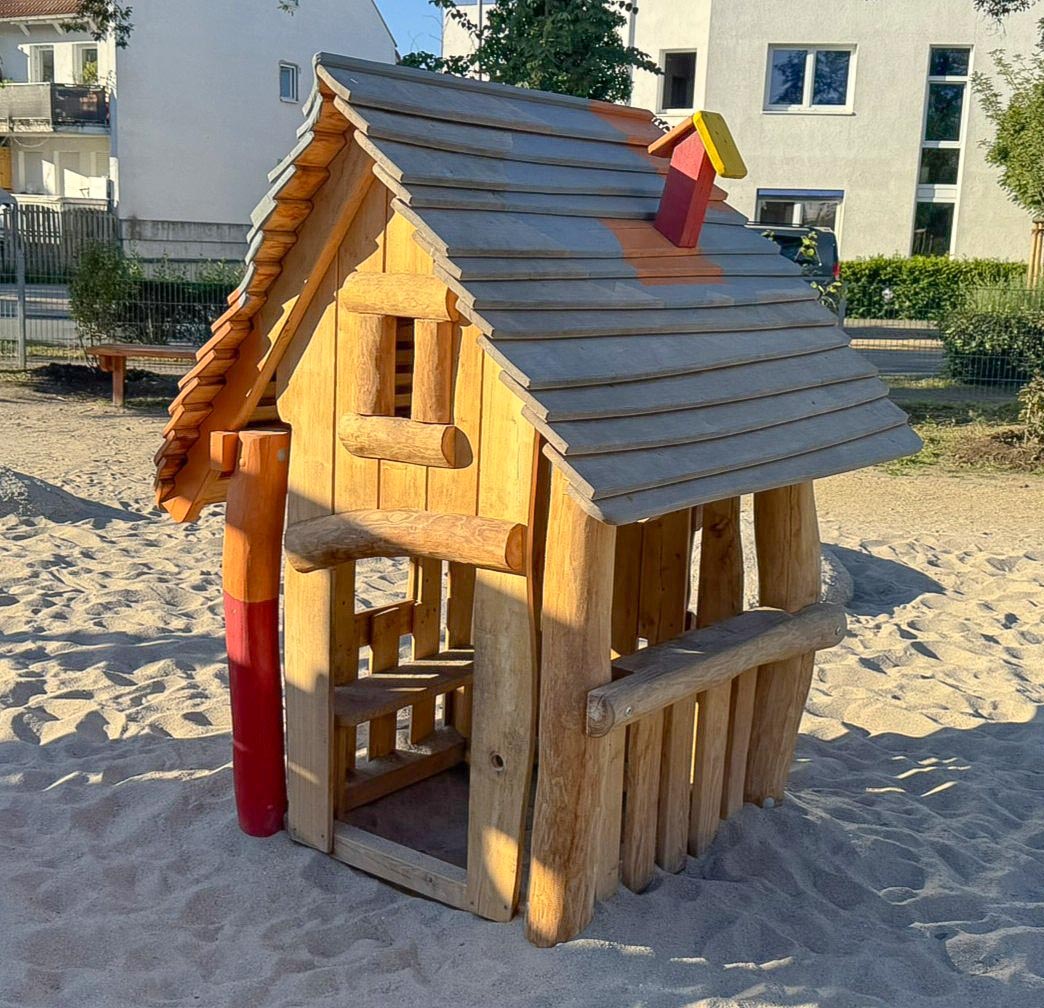 Spielhaus in Flammen Ansicht 4