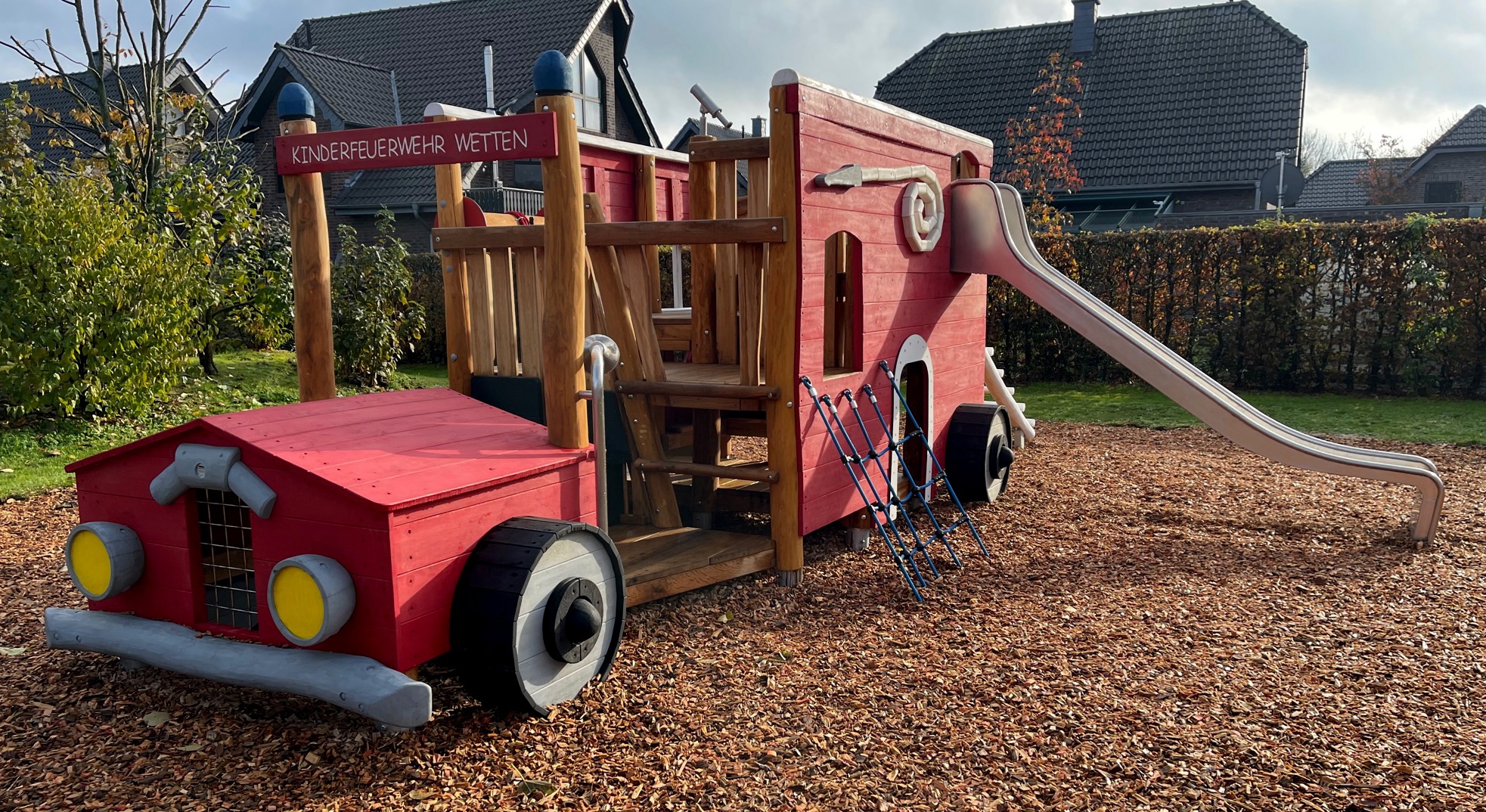 Feuerwehrauto Ansicht 4