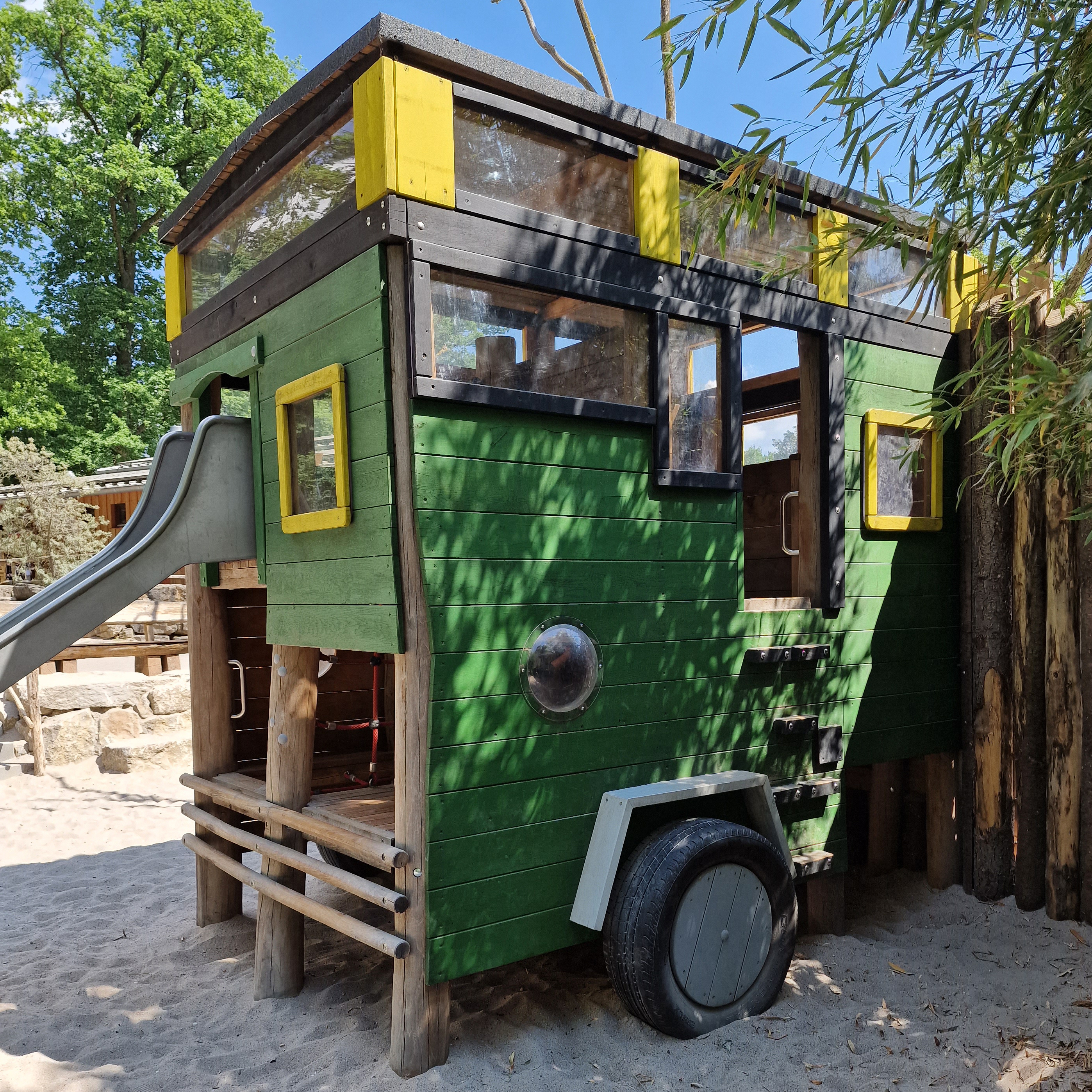 Safari-Jeep Landau Ansicht 6