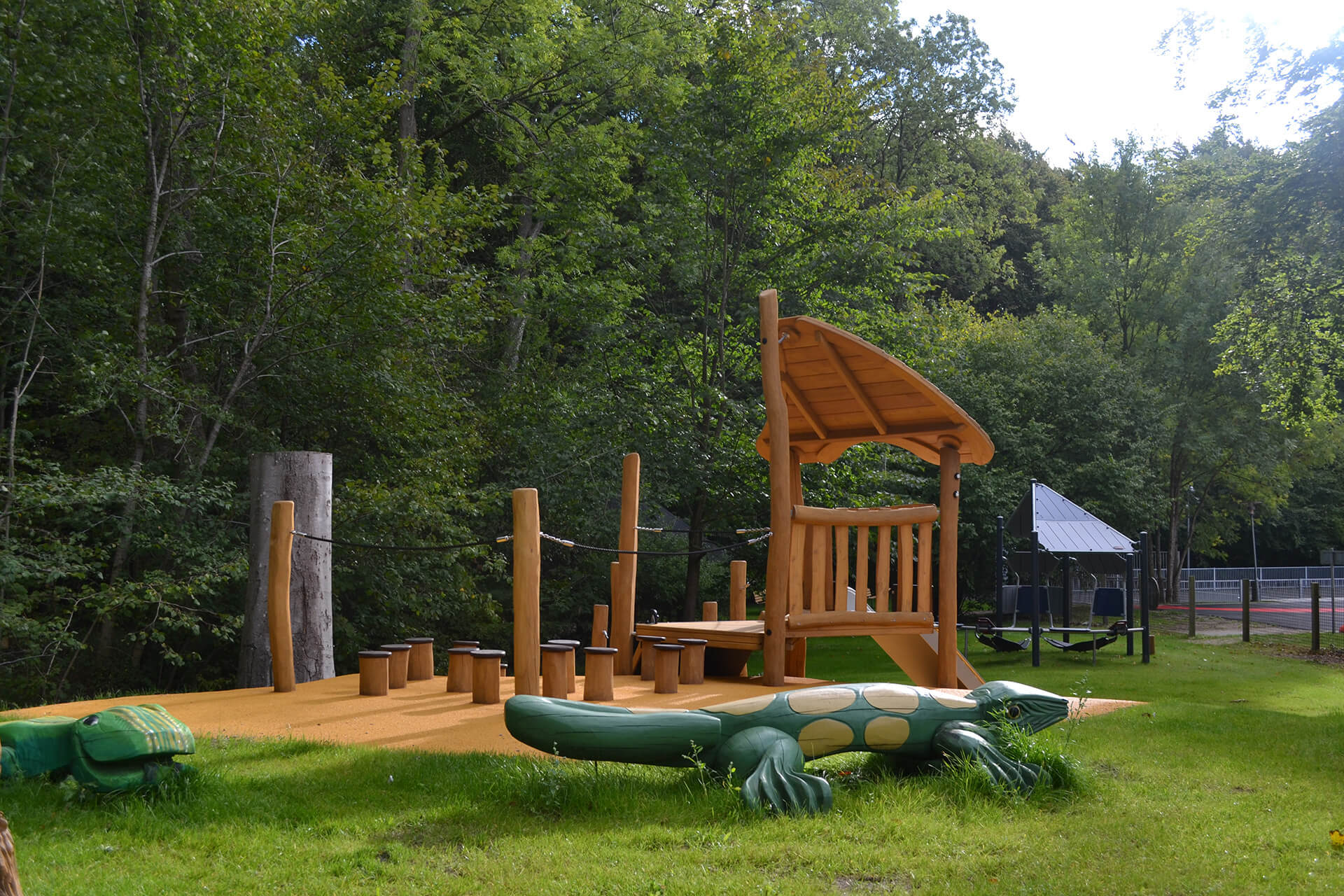 Spielhaus für Hügel NRO703 Ansicht 4