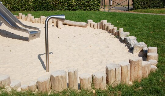 Randabschluss Holzpalisaden 16-18 cm, per lfm