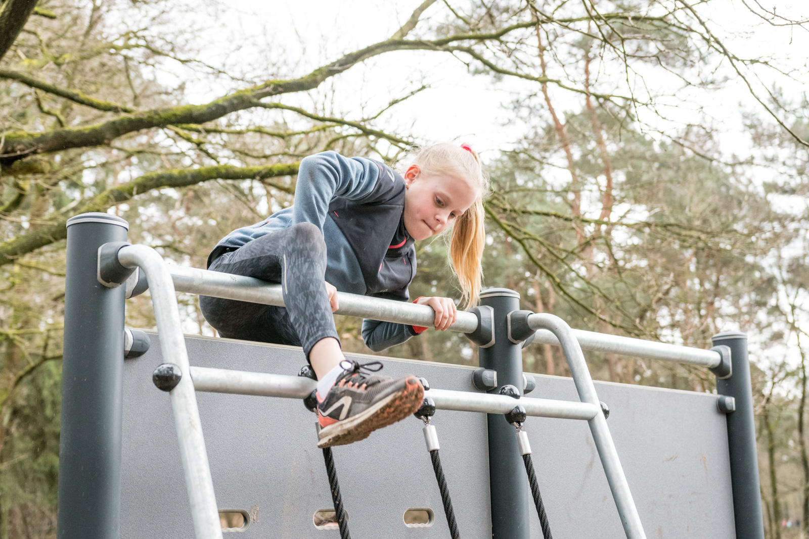 Hinderniswand mit Kletternetz FPW216 Ansicht 2
