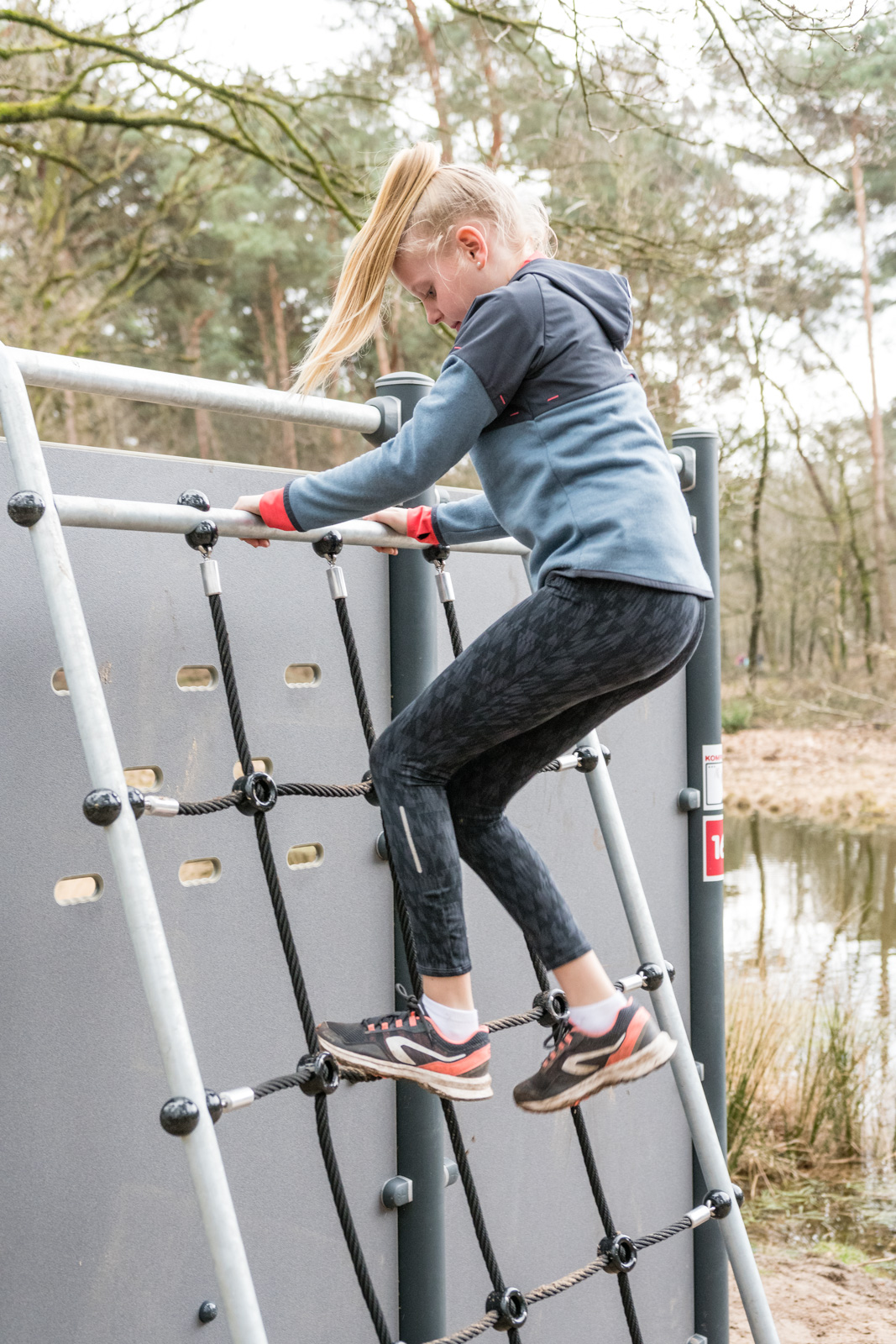 Hinderniswand mit Kletternetz FPW216 Ansicht 4
