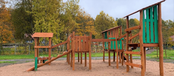 Dschungel Station Klettergerüst mit Spieltürme Ansicht 4