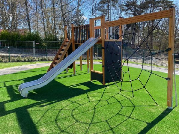 Spiderman Klettergerüst mit Kletternetz und Rutsche Ansicht 6