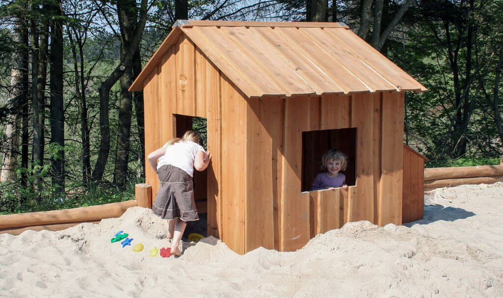 Spielhaus Ansicht 3