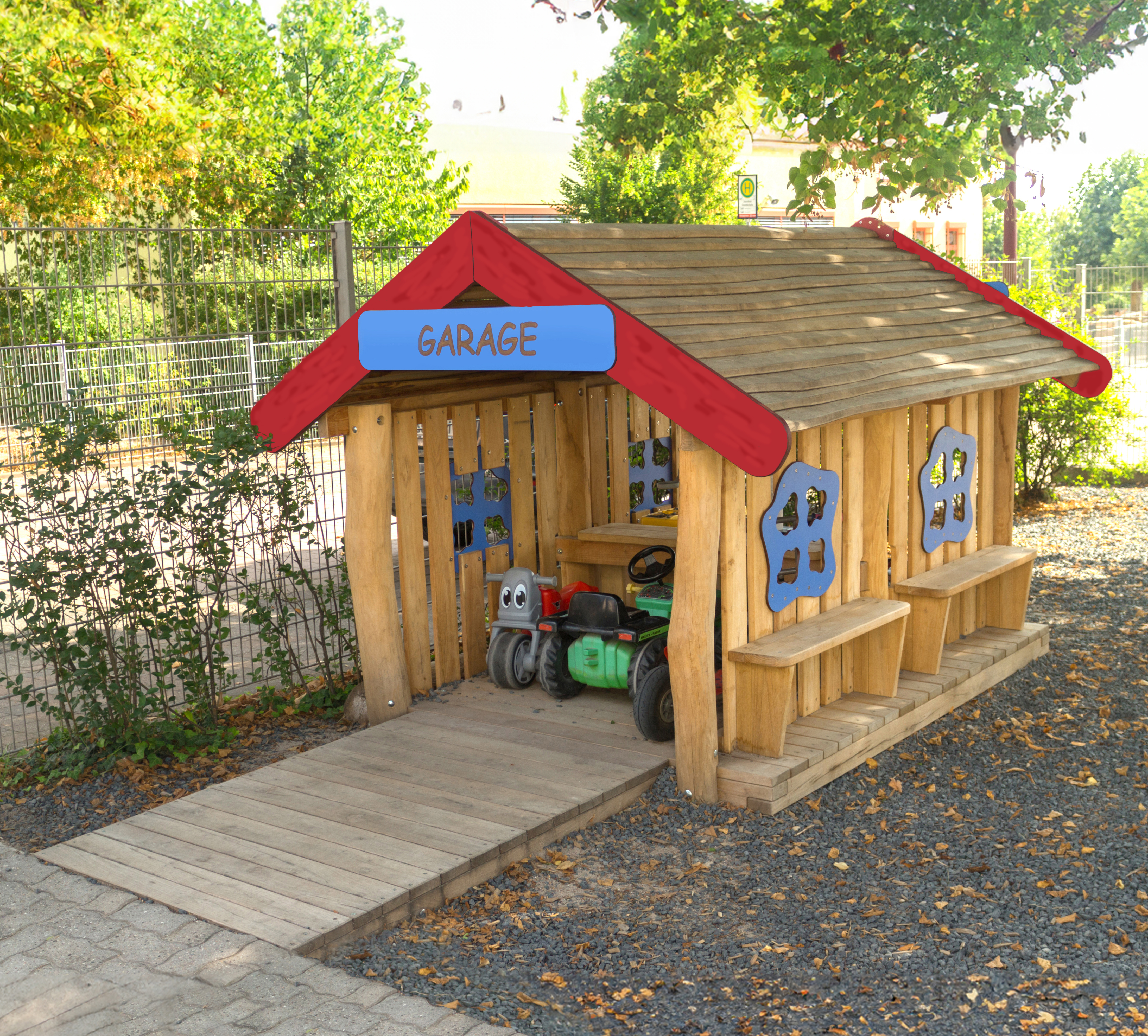 Spielhaus Garage Ansicht 2
