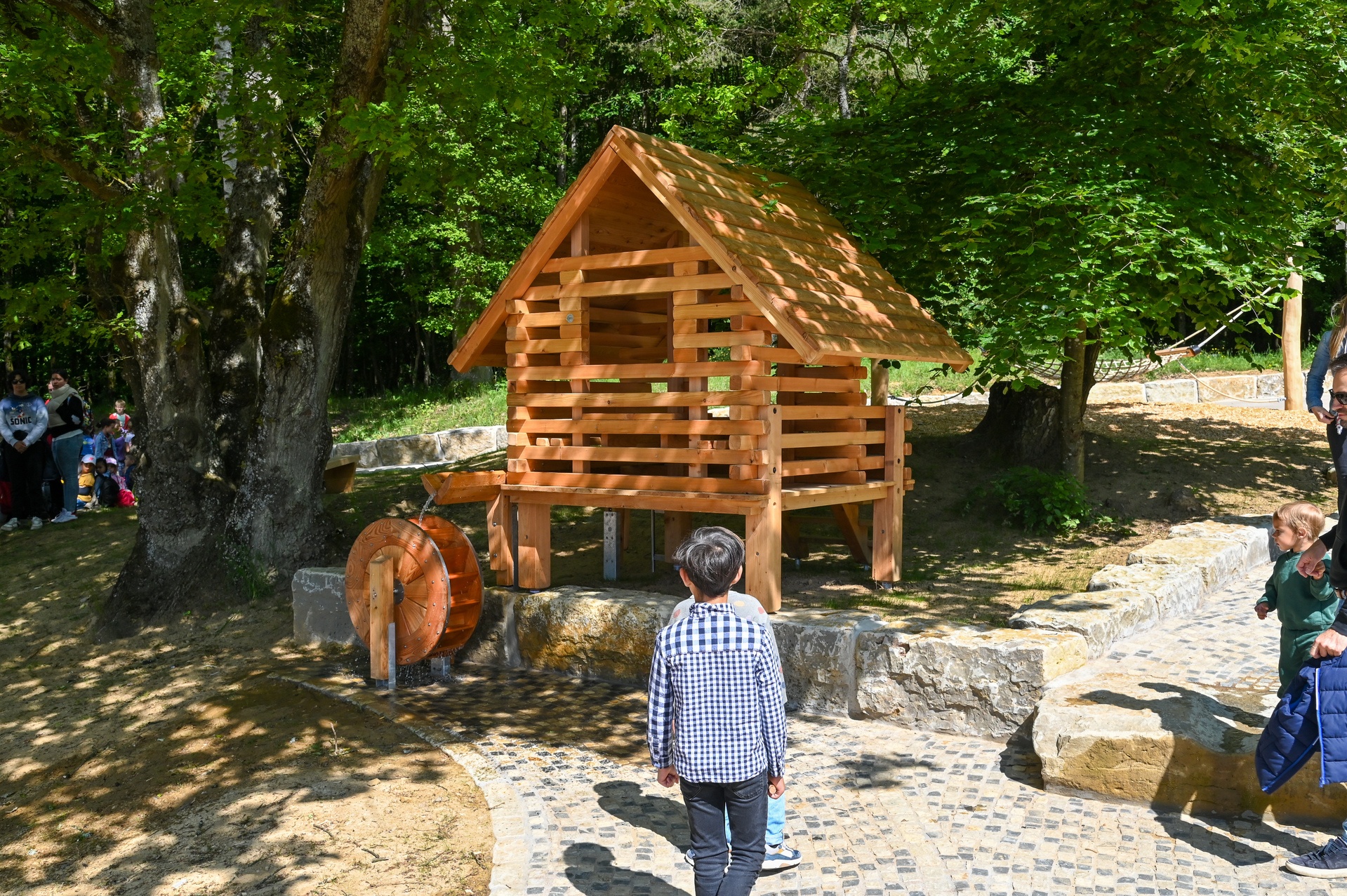 Großes Pfahldorfhaus Ansicht 3