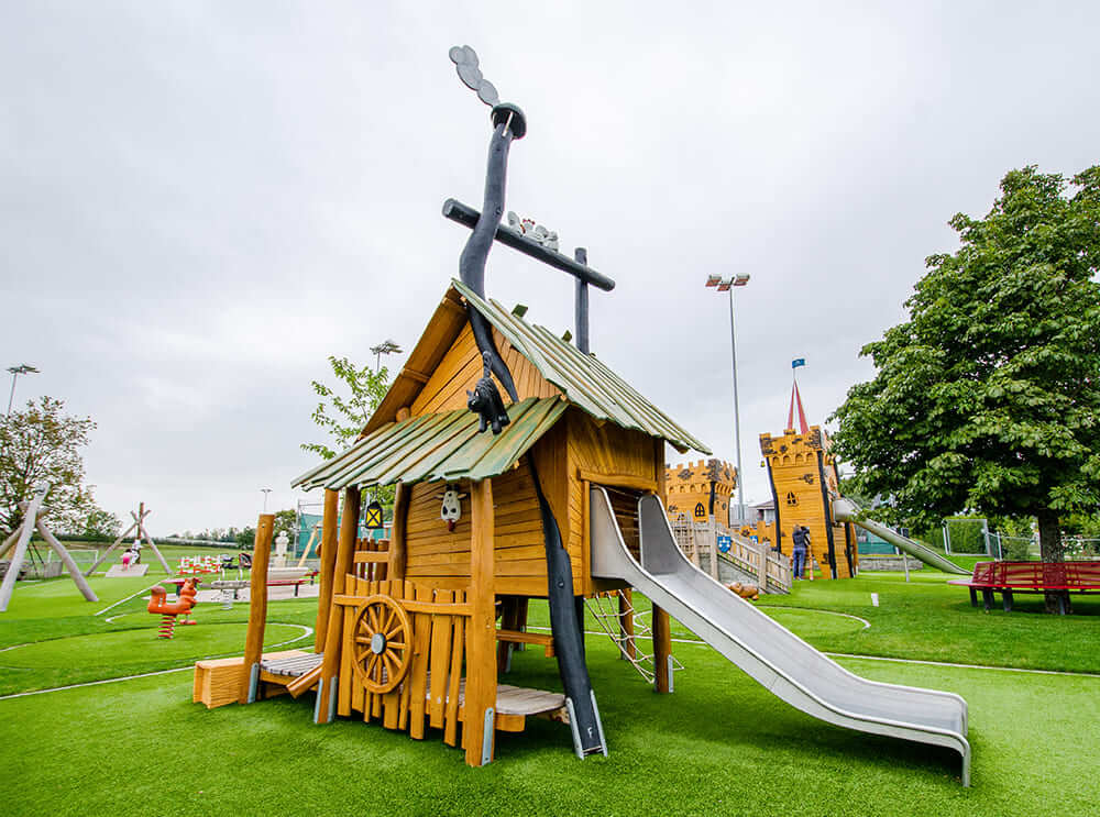 Spielanlage Schafstall