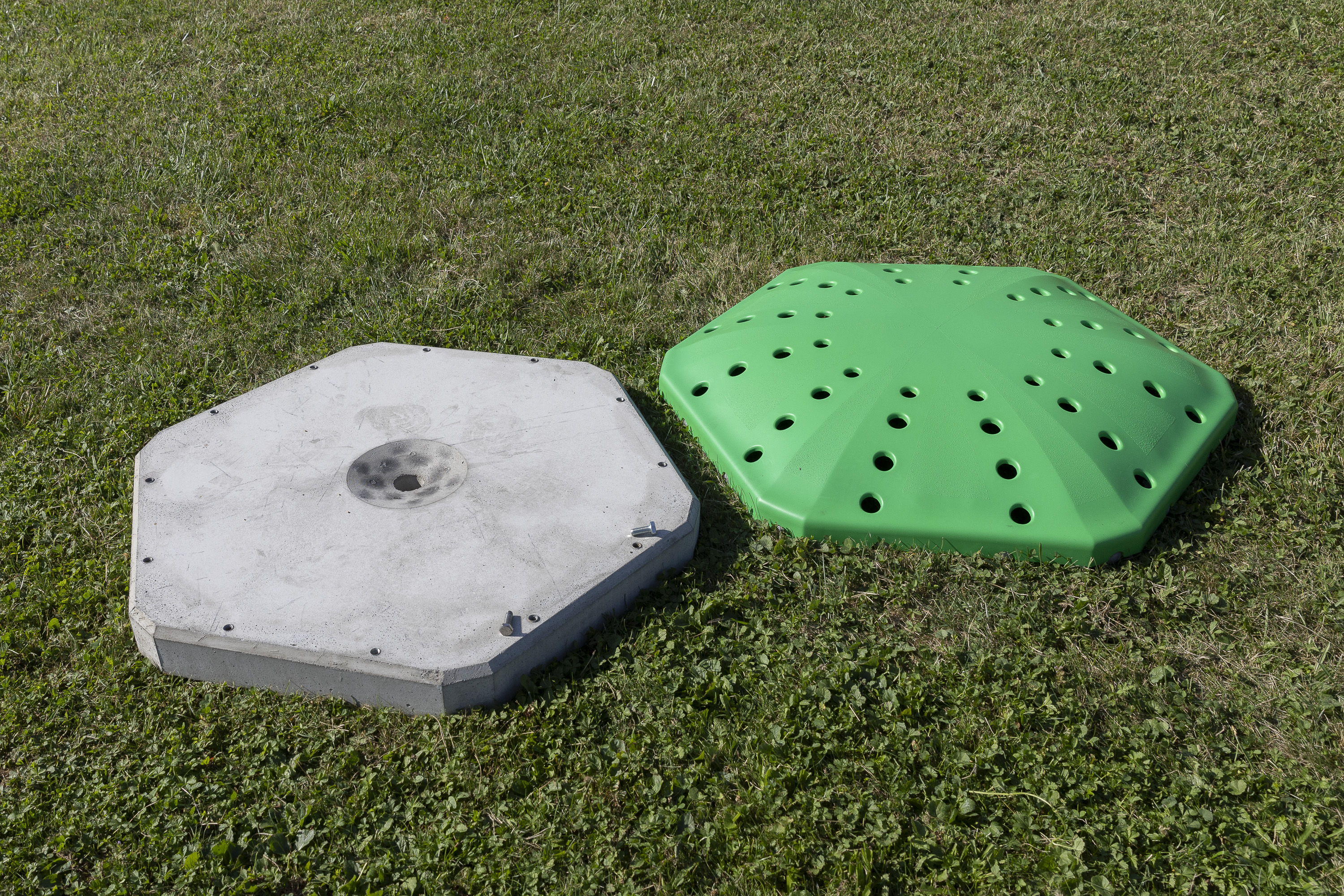 Betonfundament für Bounce Cloud, Maier Spielplatzgeräte