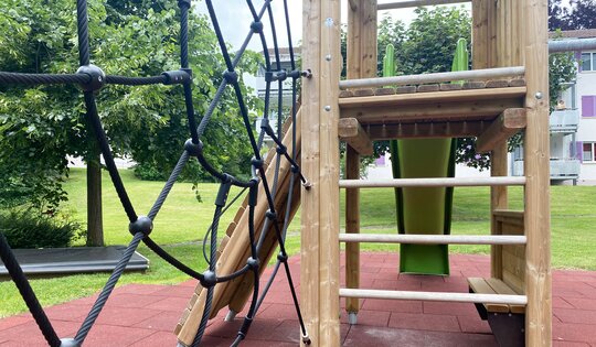 Kletterturm Kombi 1 mit 1er Schaukel