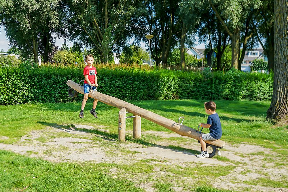 Balkenwippe Golpio Viersitzer Ansicht 6