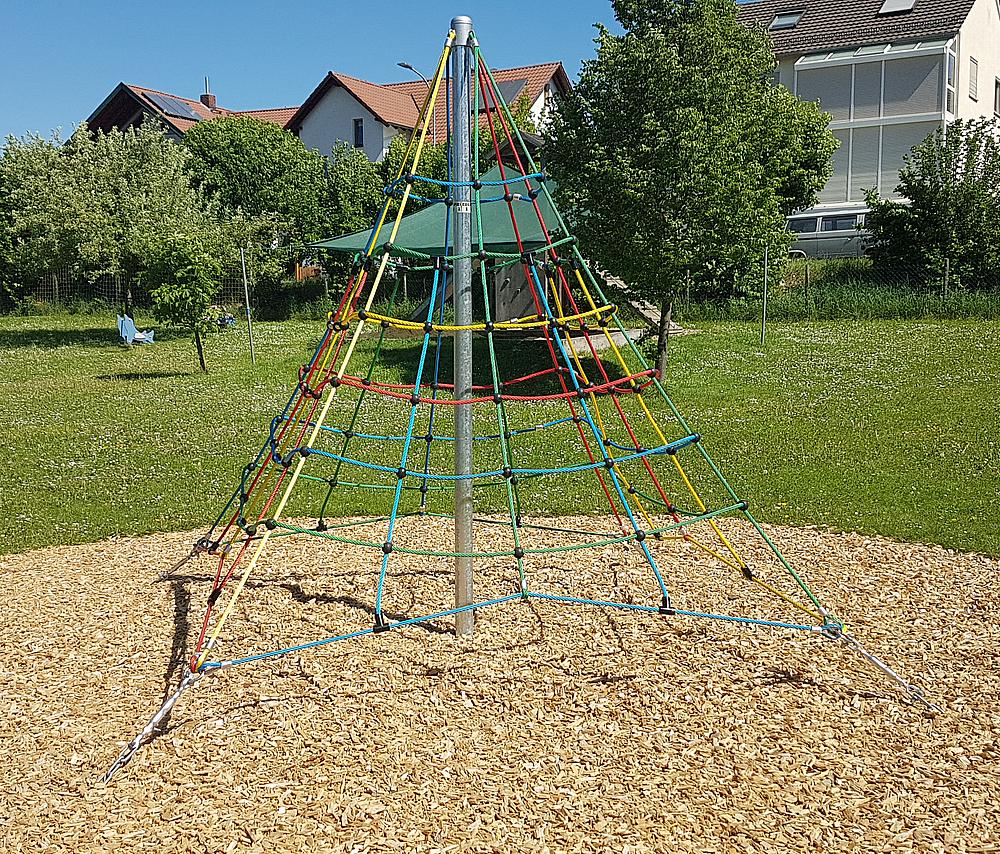 Kletterpyramide 300 Ansicht 1