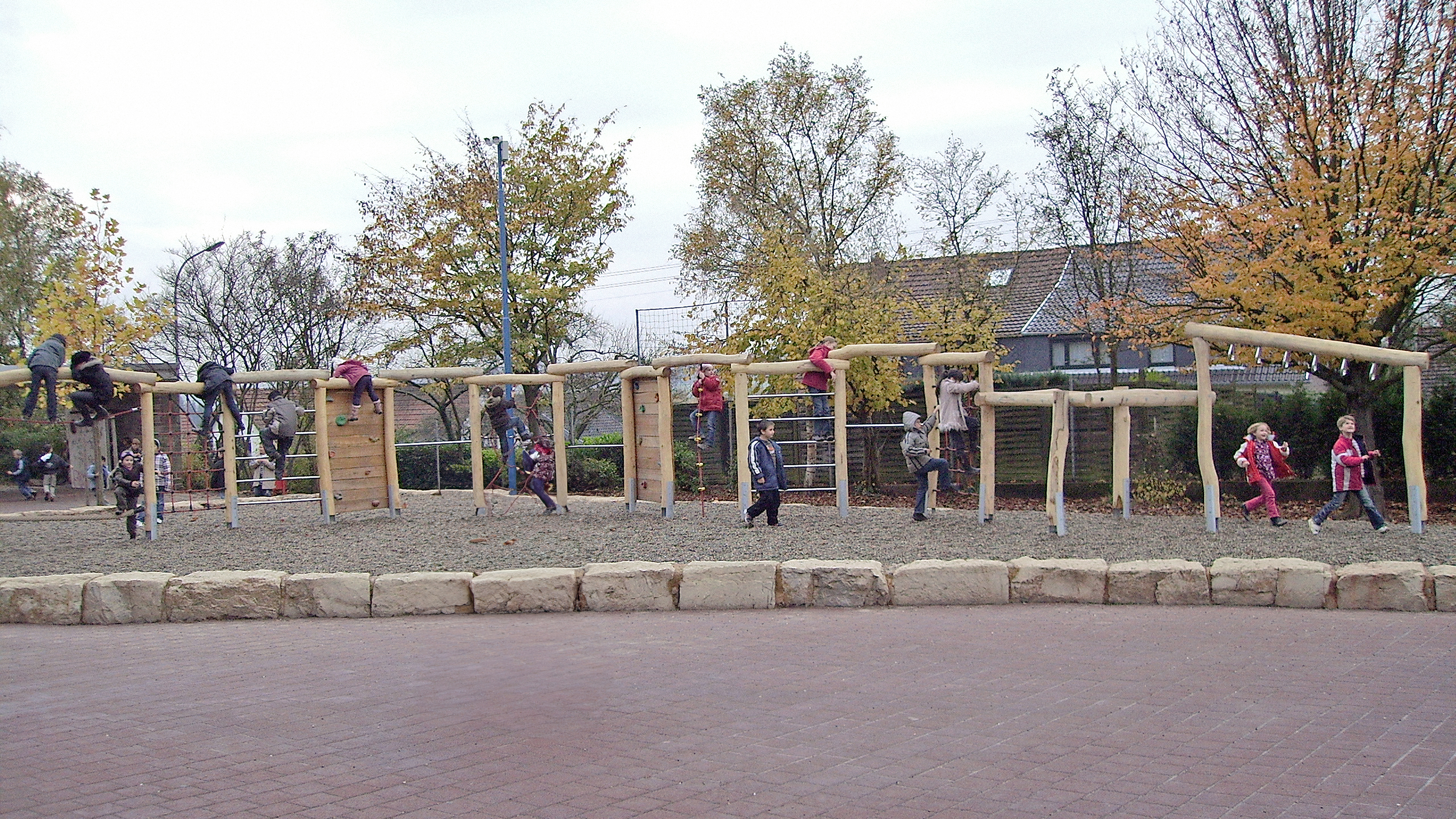 Schul-Kletterwand 15-teilig Ansicht 2