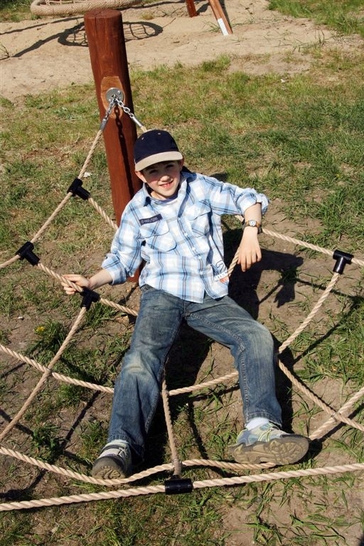 Alv Klettergerüst mit Rutsche und Kletternetz Ansicht 4
