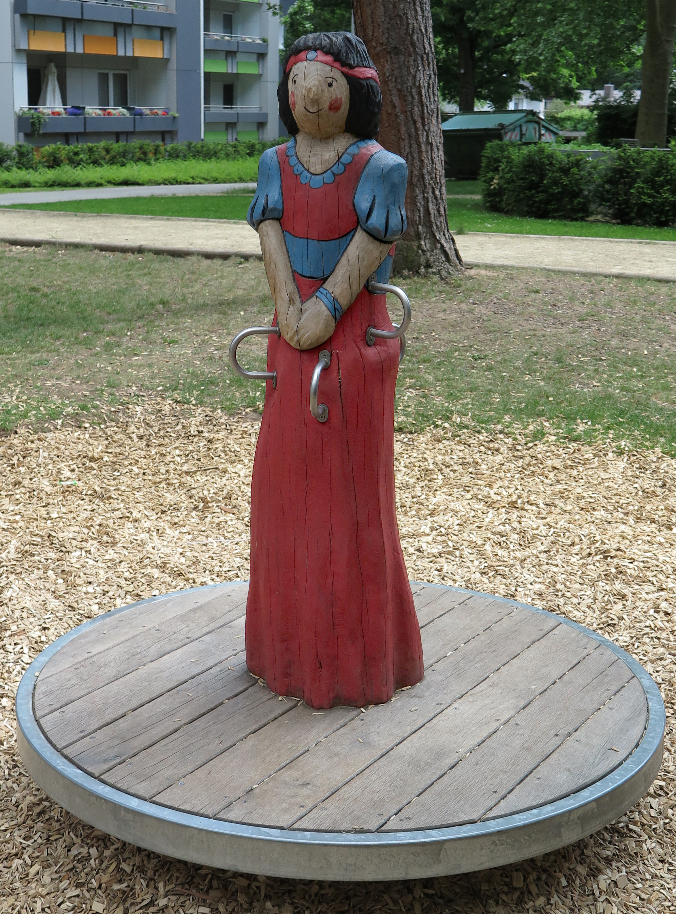Stehkreisel groß Ø150cm mit Schnitzfigur - Ansicht 5