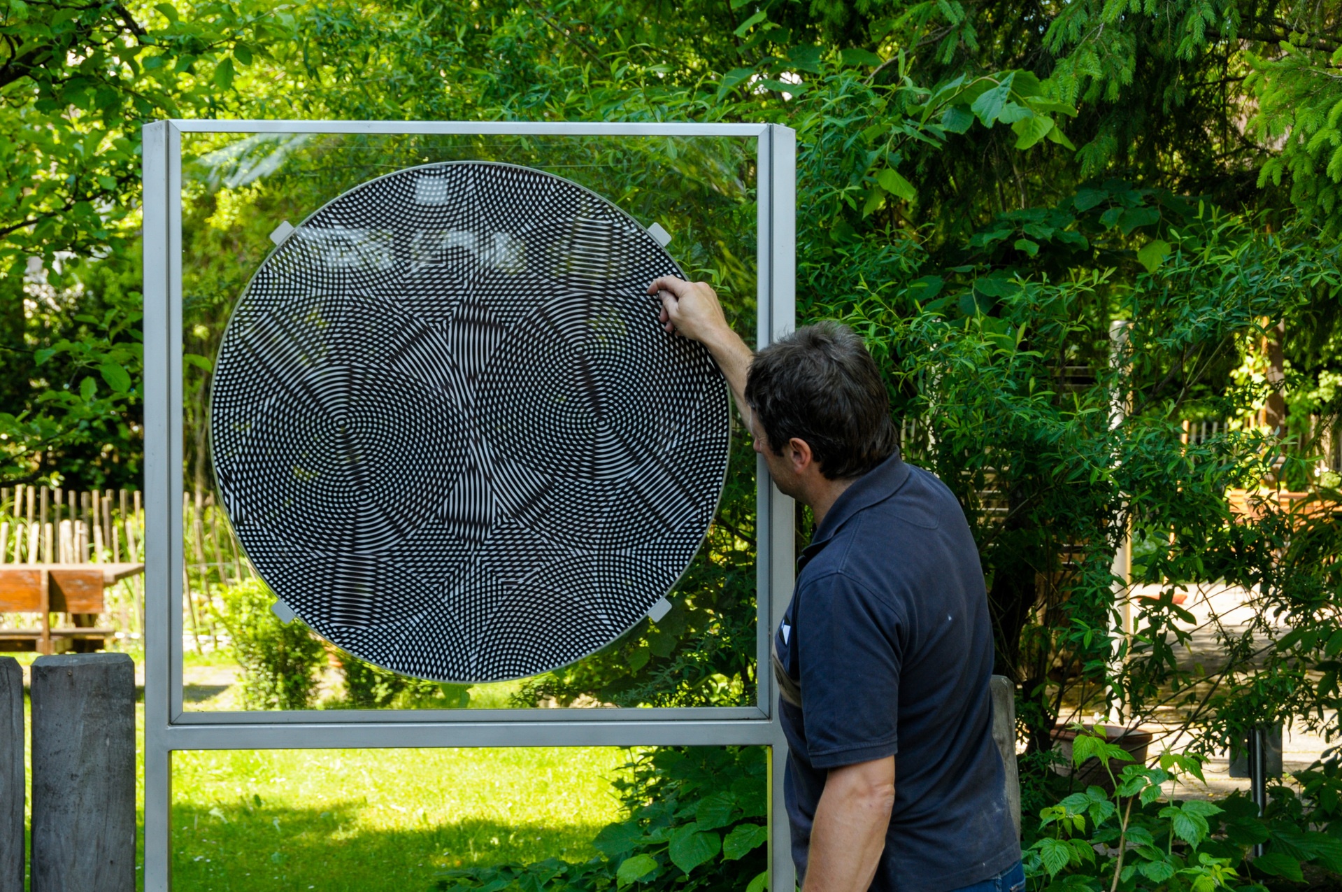 Moirétafel mit Standgestell aus V2A Ansicht 3