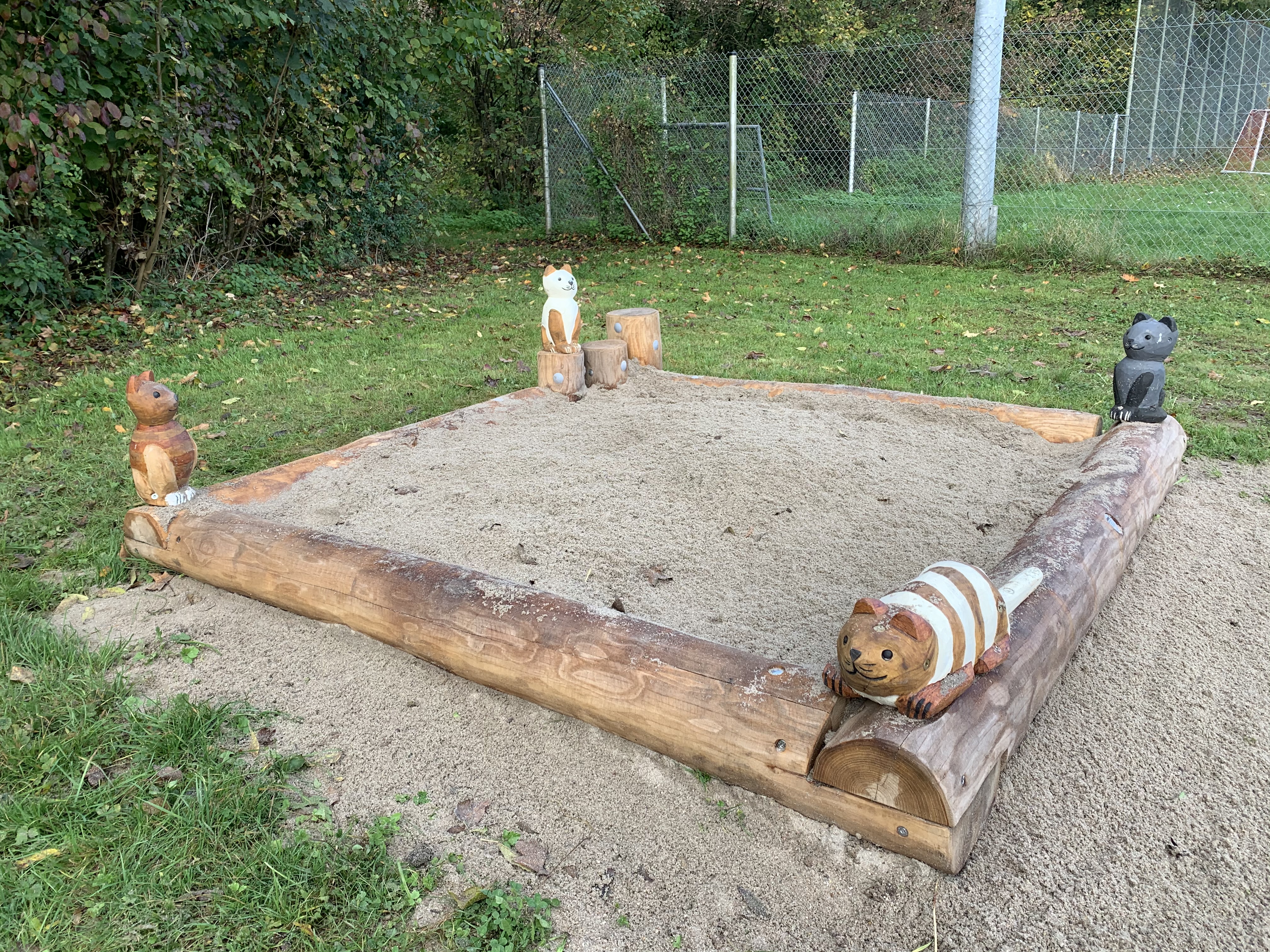 Sandkasten Rundholz 2x2m Ansicht 4