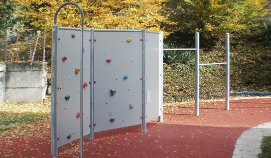 Kletterwand 2 - Metall