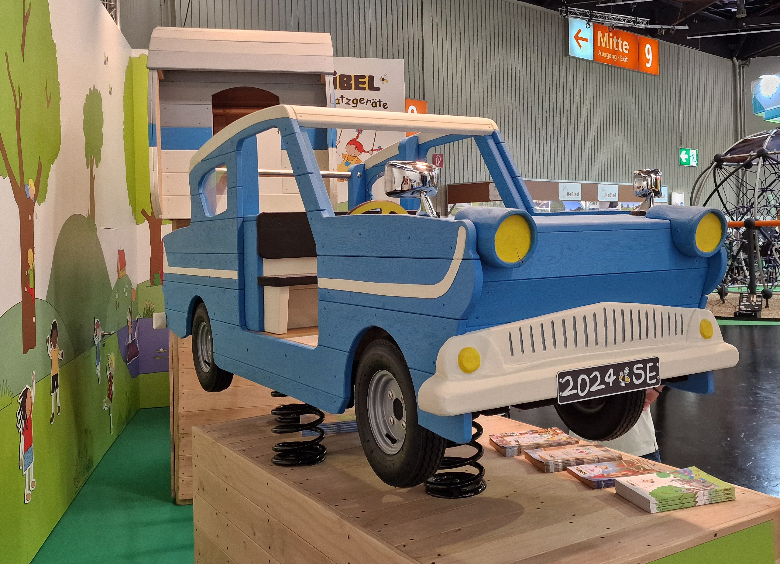 Fliegendes Auto auf Federn Ansicht 2