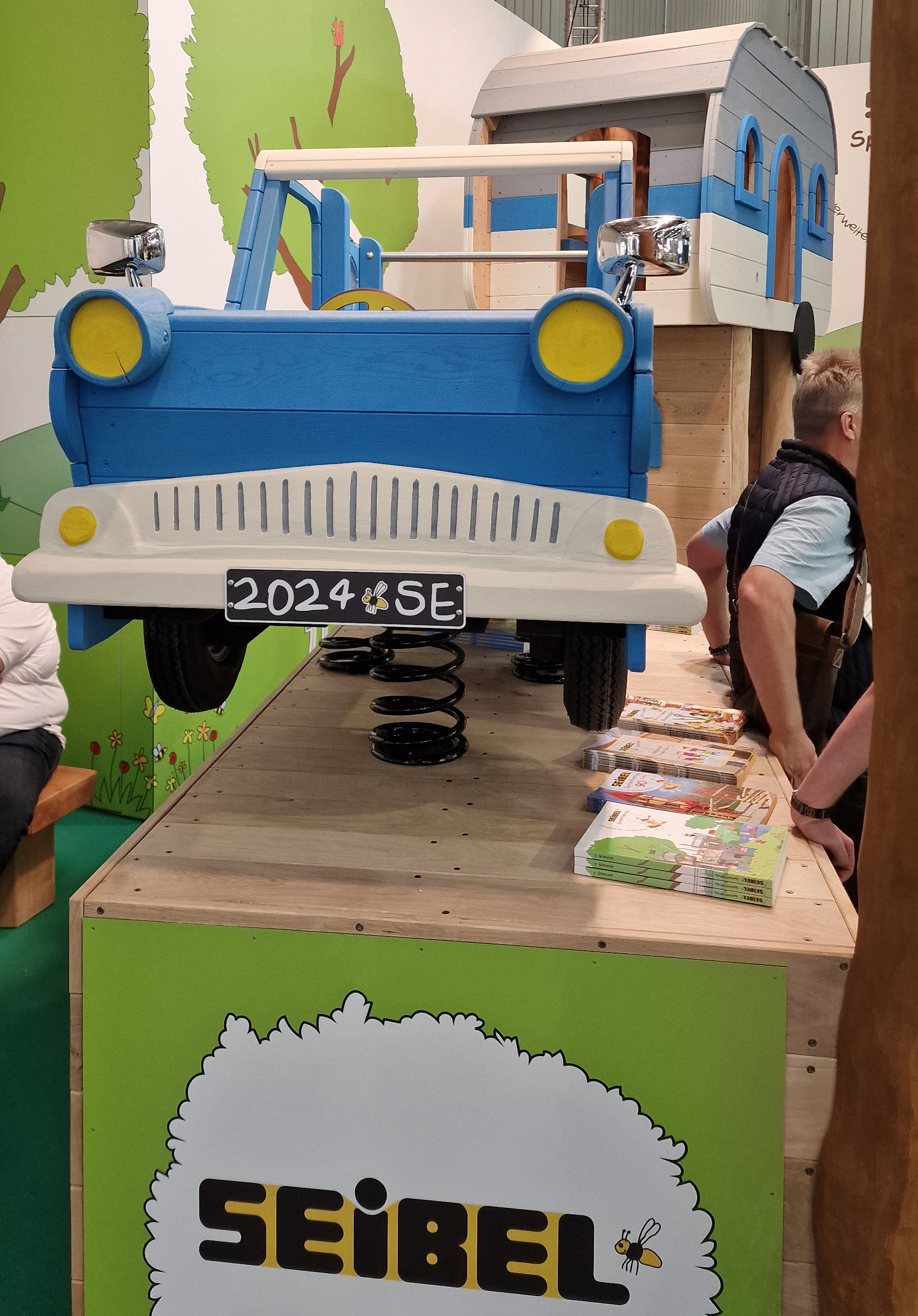 Fliegendes Auto auf Federn Ansicht 4