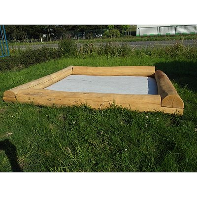 Eco-Play Sandkasten „Robinie“ Ansicht 2