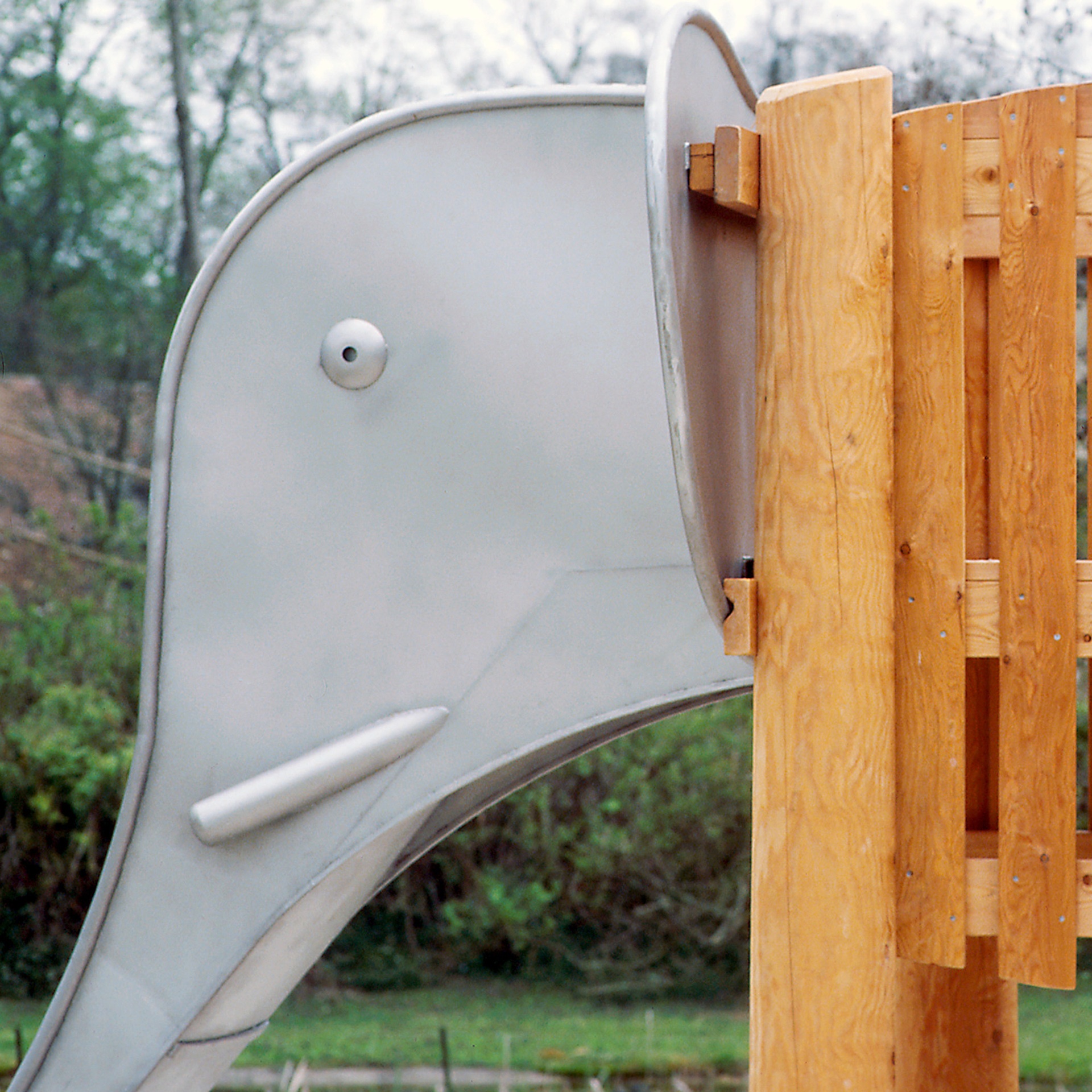 Elefant mit Rüsselrutsche Ansicht 4