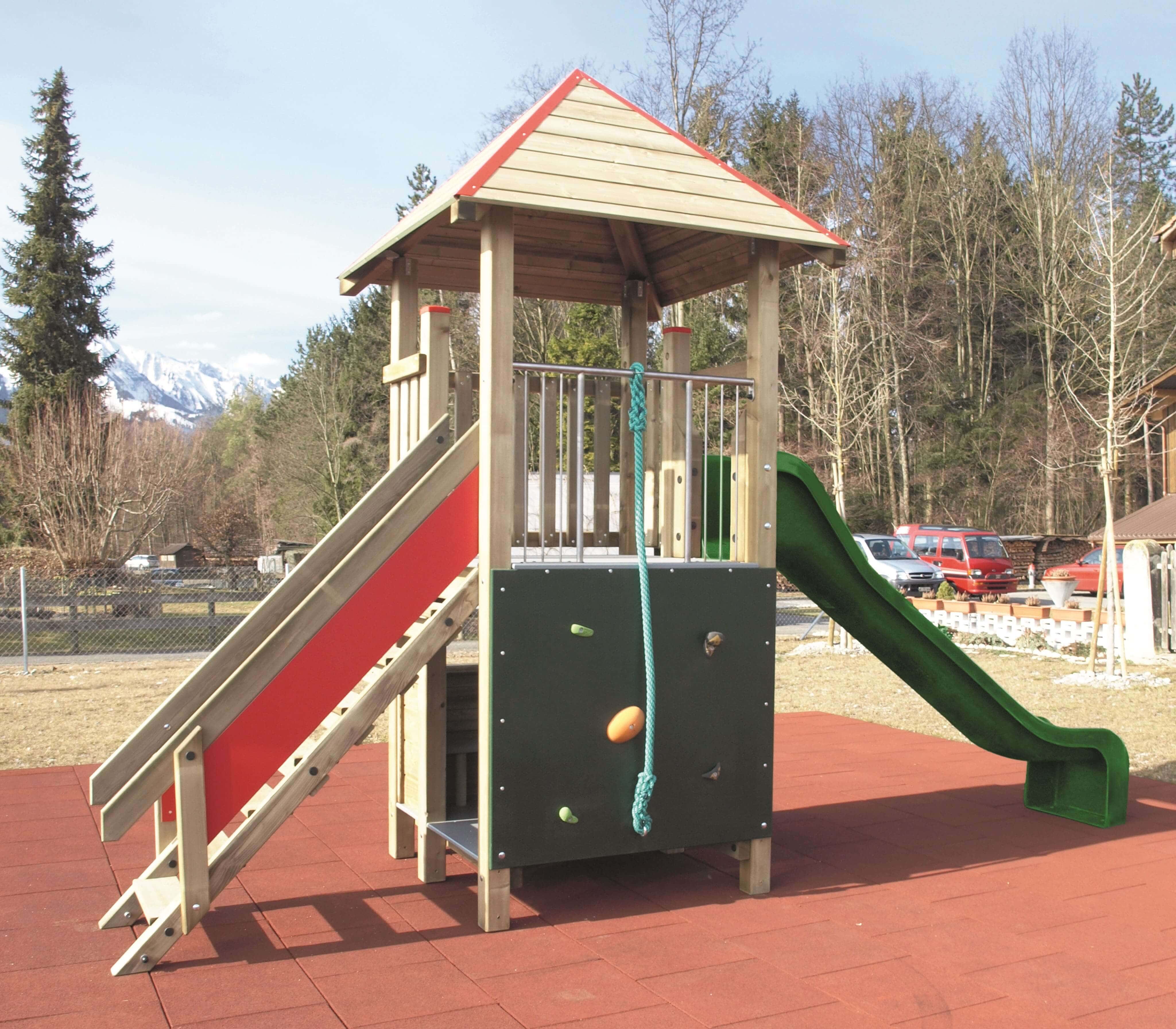Quadro-Turm mit Kletterwand, Fuchs Thun