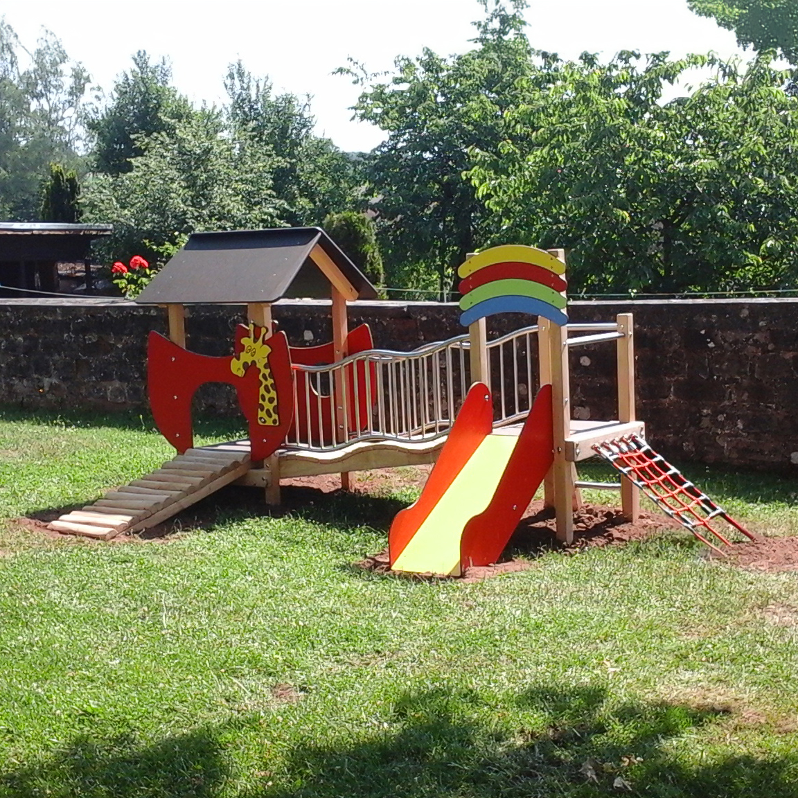 Minispielanlage Arche Noah mit Wellenbrücke Ansicht 2