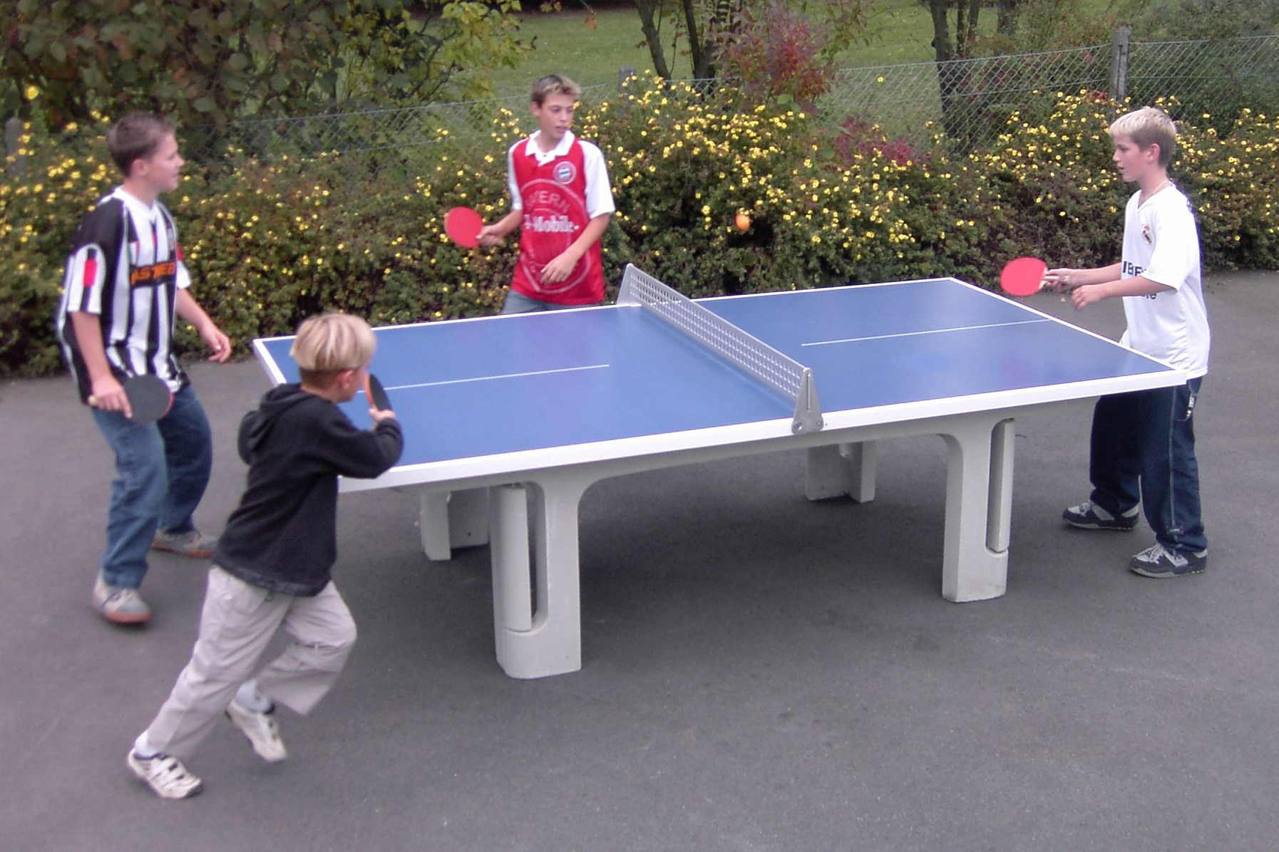 Tischtennisplatte Park -
