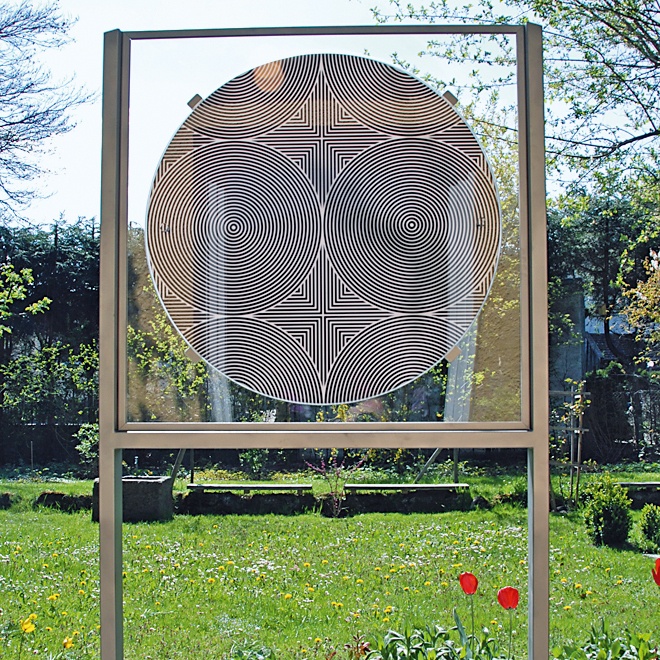 Moirétafel mit Standgestell aus Eichenkernholz Ansicht 4