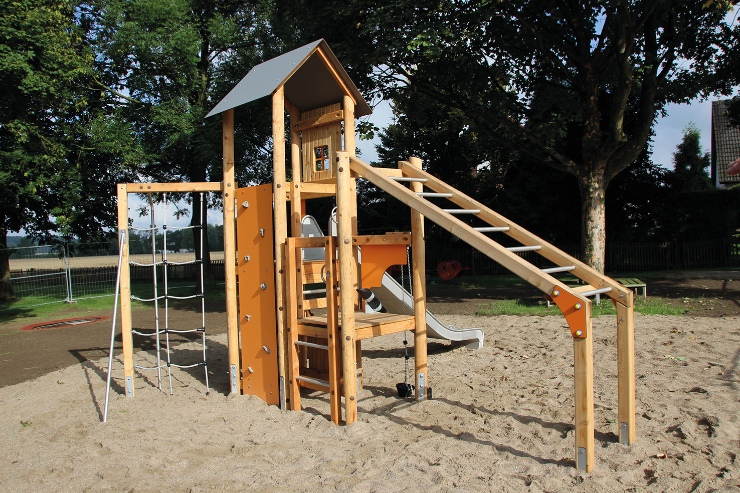 Spielturm Bella 5231 Ansicht 5
