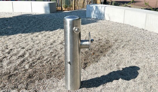Wasserspielsäule 1 mit Drehrad