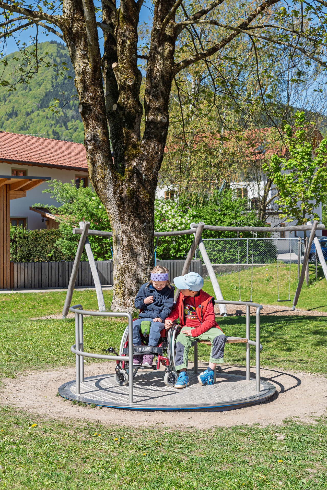 Mittleres Rollstuhlfahrerkarussell Ansicht 4