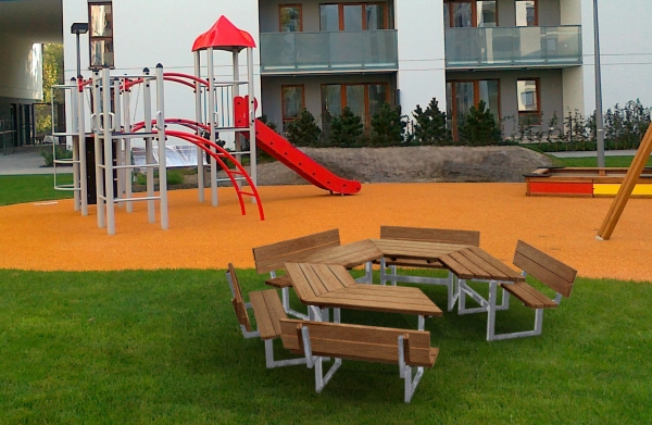 Schule Bank & Tisch Ansicht 4