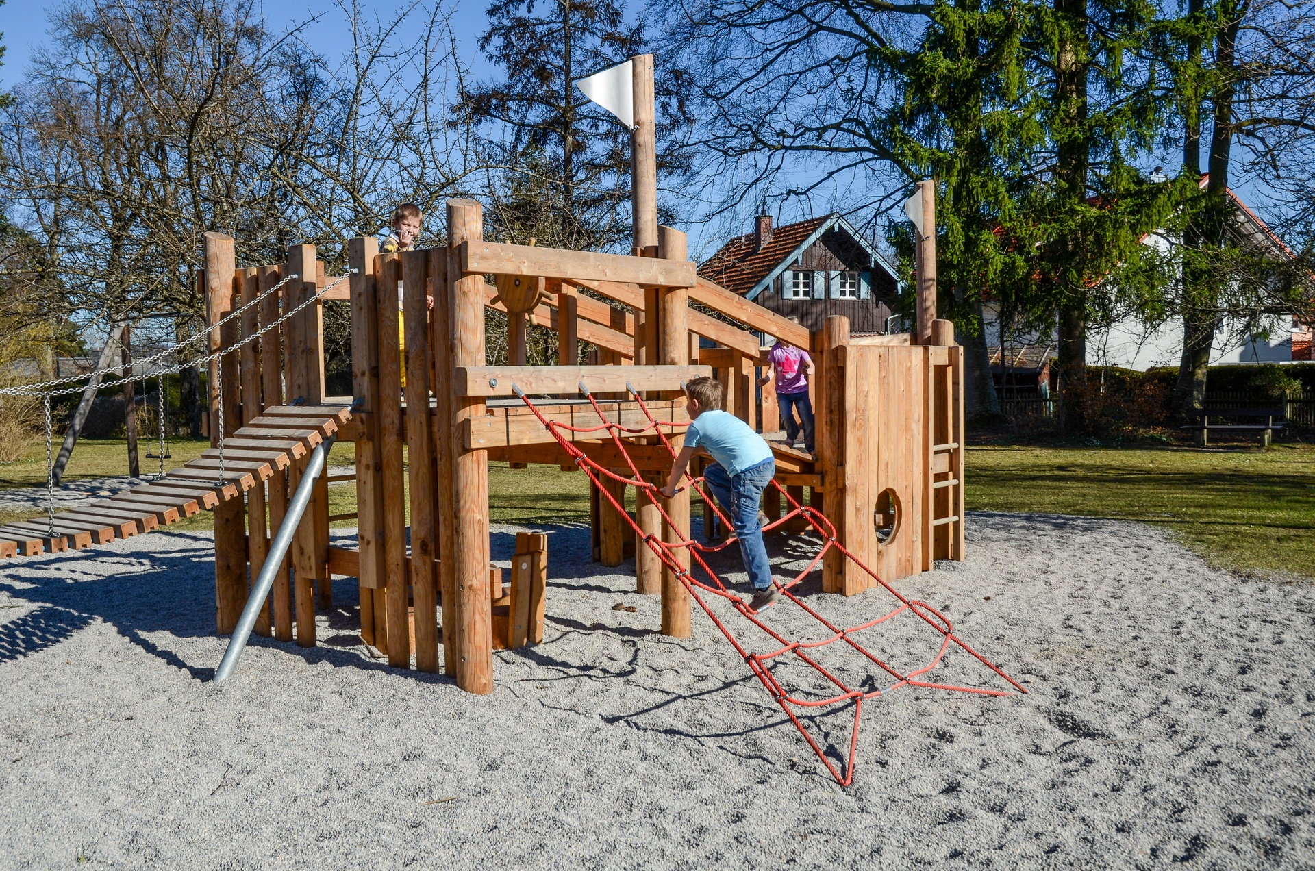 Laufbelag mit Kettenhandläufen Ansicht 4