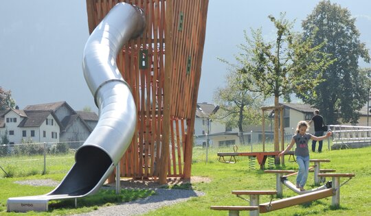 Burgturm L mit Inox Kurvenrutsche style